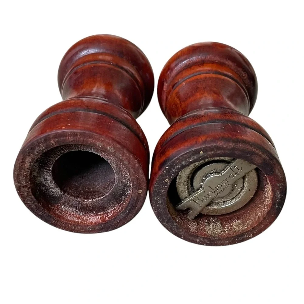 BARIBOCRAFT Canada Vintage Wooden Salt Shaker & Pepper Grinder